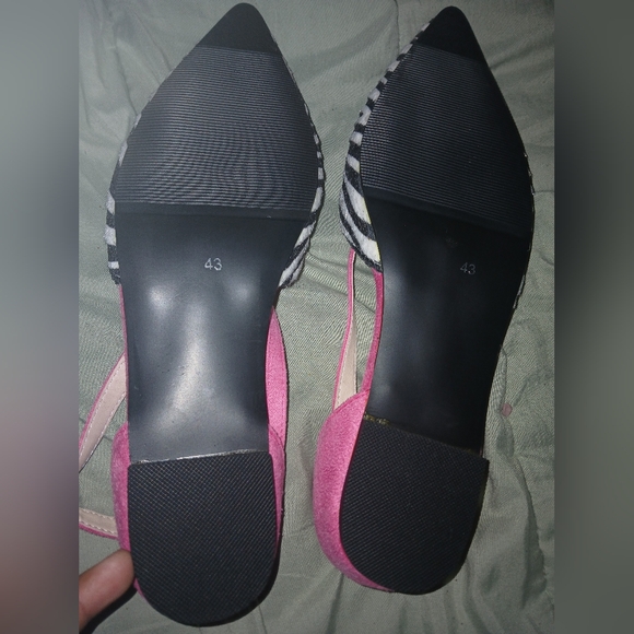 Chic Zebra Print Flats with Pink Accents - Picture 2 of 2